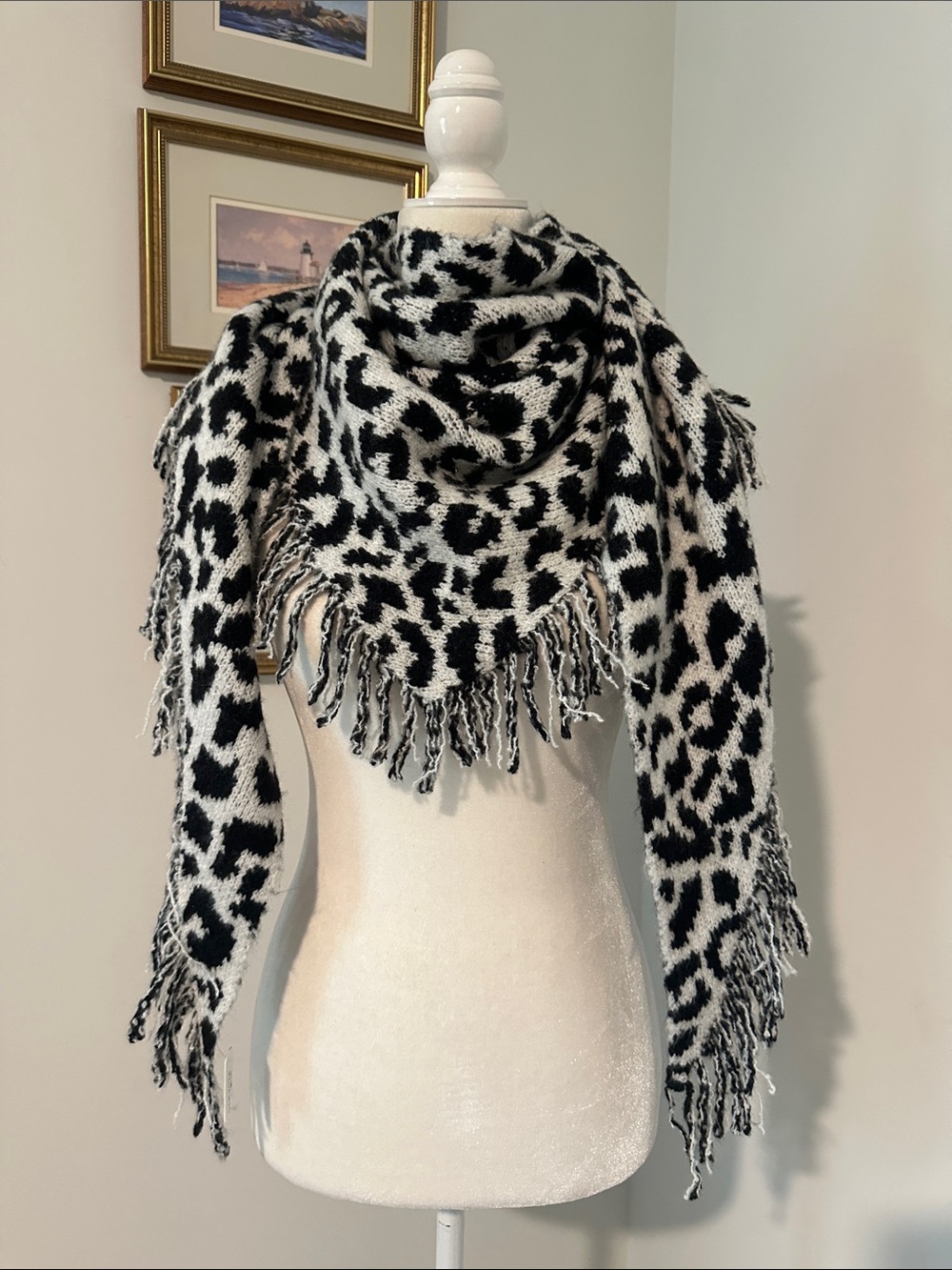 Towne & Reese Black & White Leopard Fringe Triangle Scarf Poncho